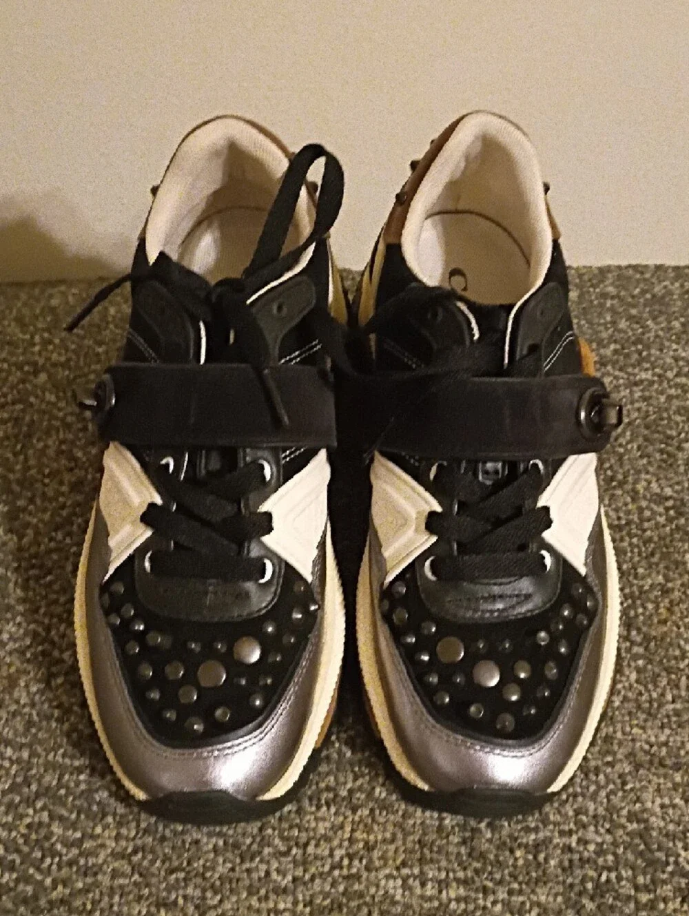 Coach C143 Studded Runner Sneakers in Black, Silver & Tan Size 7